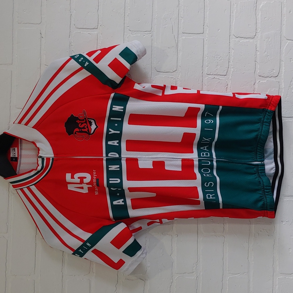 A Sunday in Hell cycling jersey